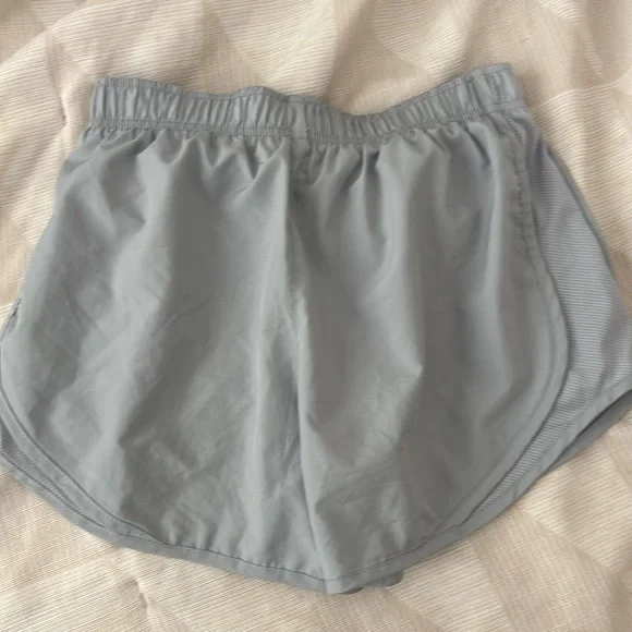 Nike Dri-Fit Gray Shorts - Picture 3 of 3